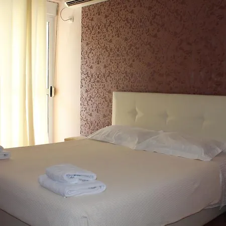 Signature Idea Hotel 3*