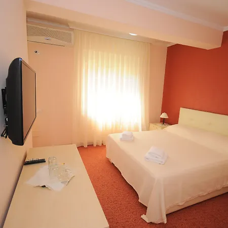 Signature Idea 티라나