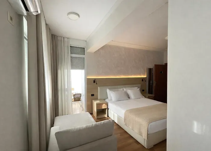 Signature Idea Hotel 3*